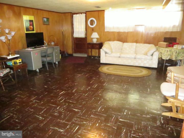 7246 Hill Road Philadelphia, PA 19128 - Photo 17 of 25 Basement - Finished