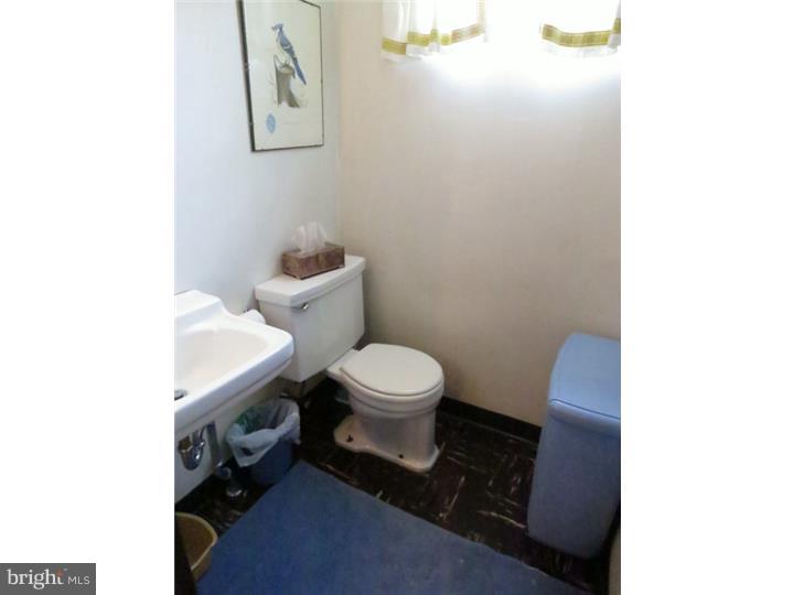 7246 Hill Road Philadelphia, PA 19128 - Photo 19 of 25 Half Bath