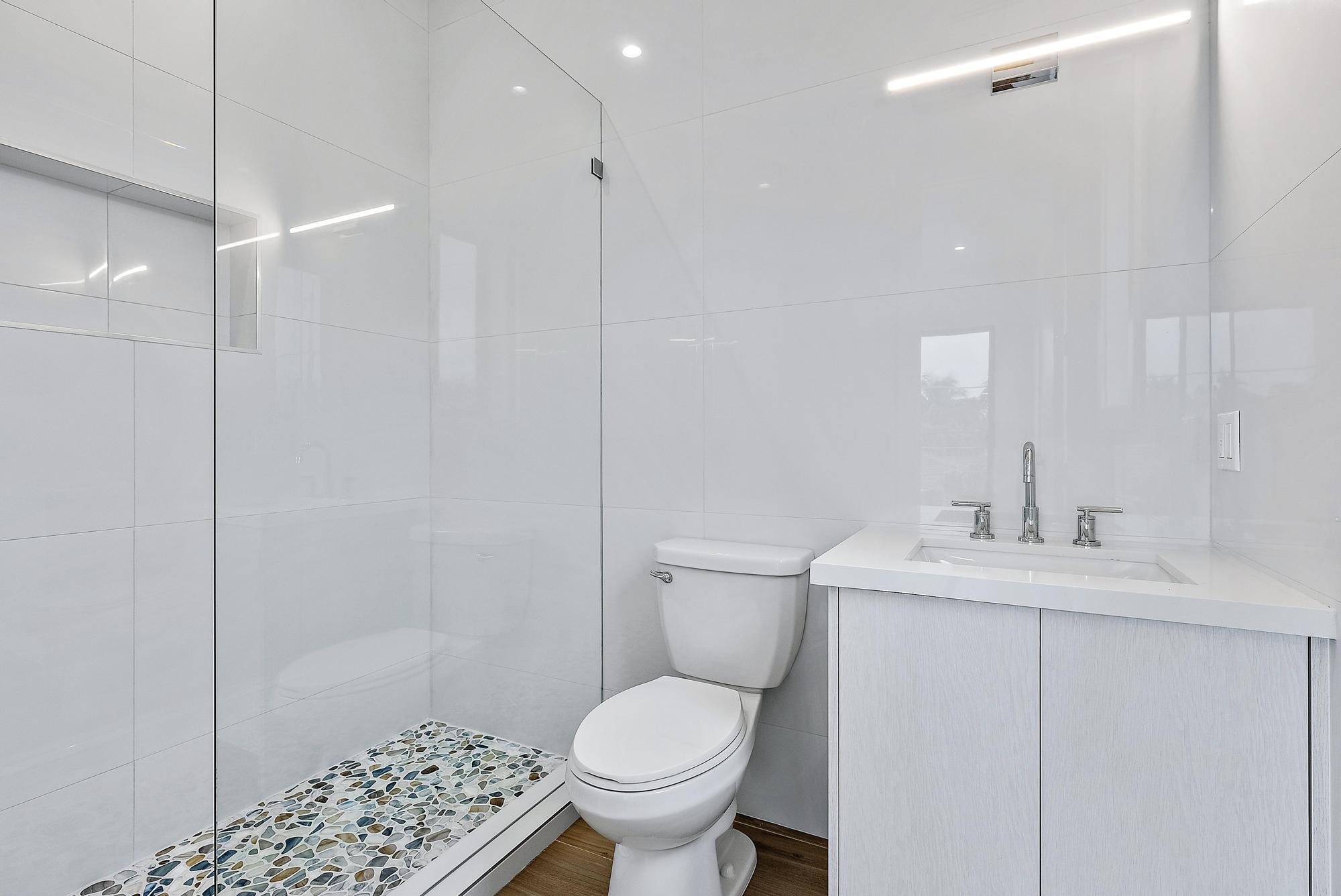 183 Arlington Road West Palm Beach, FL 33405 - Photo 30 of 38 183 Arlington Rd -29