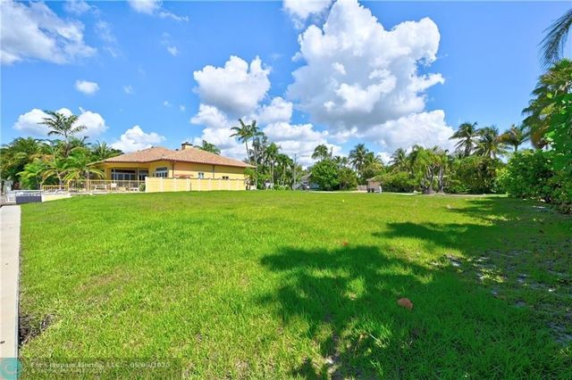 $2,200,000 | 2242 Northeast 25th Street, Lighthouse Point, FL 33064