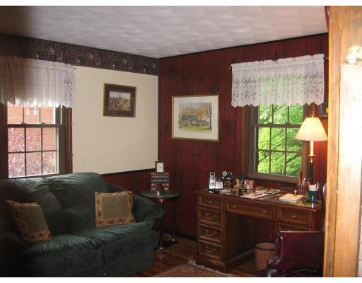 35 Blossom Road West Springfield, MA 01089 - Photo 3 of 11