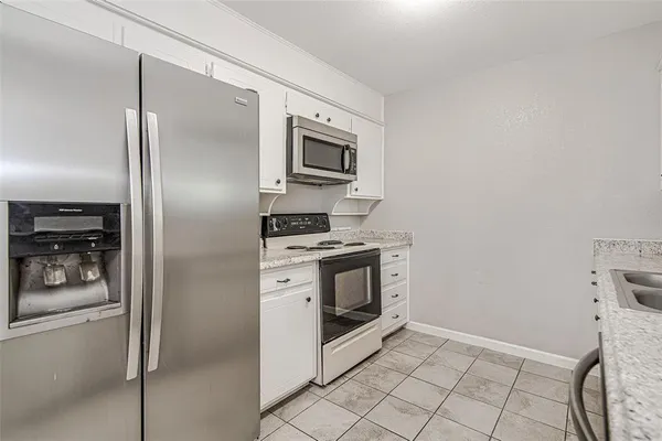 $1,795 | 724 Sue Ann Lane, Burleson, TX 76028