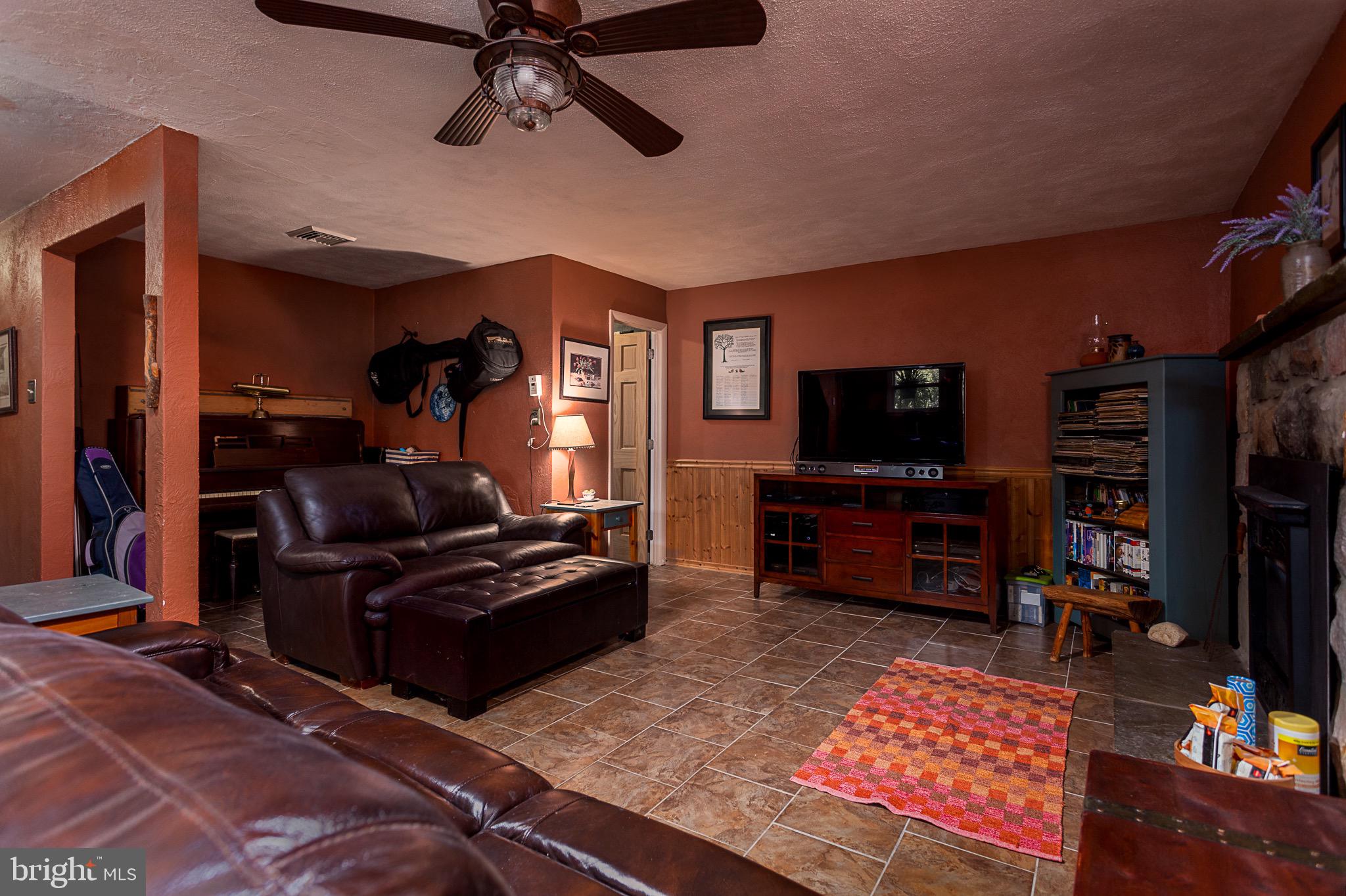 1390 North Valley Road Pottstown, PA 19464 - Photo 15 of 31 Gallery Image 15