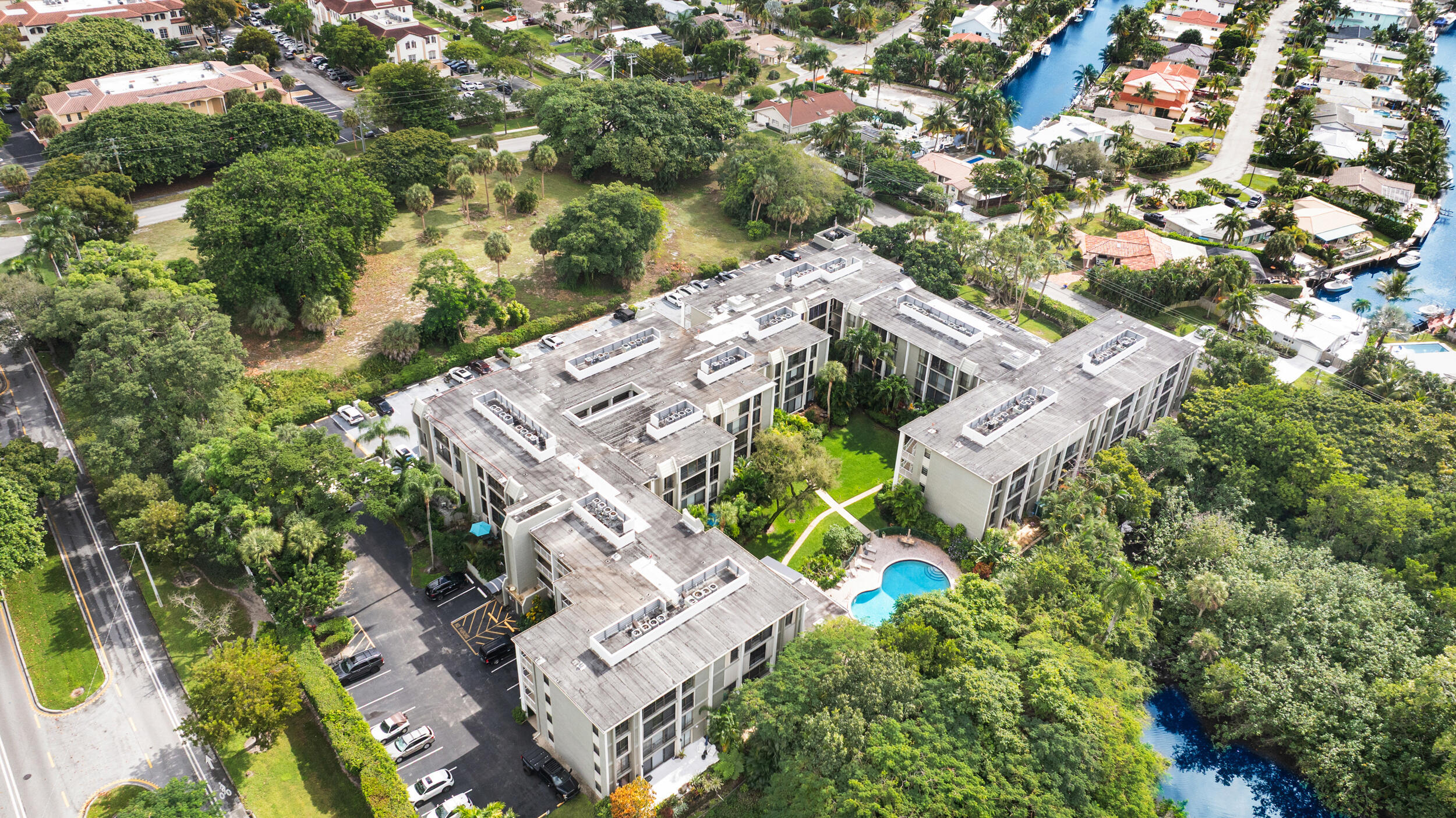 501 Southwest 11th Place, Unit 317 Boca Raton, FL 33432 - Photo 25 of 28 an aerial view of a house with a yard