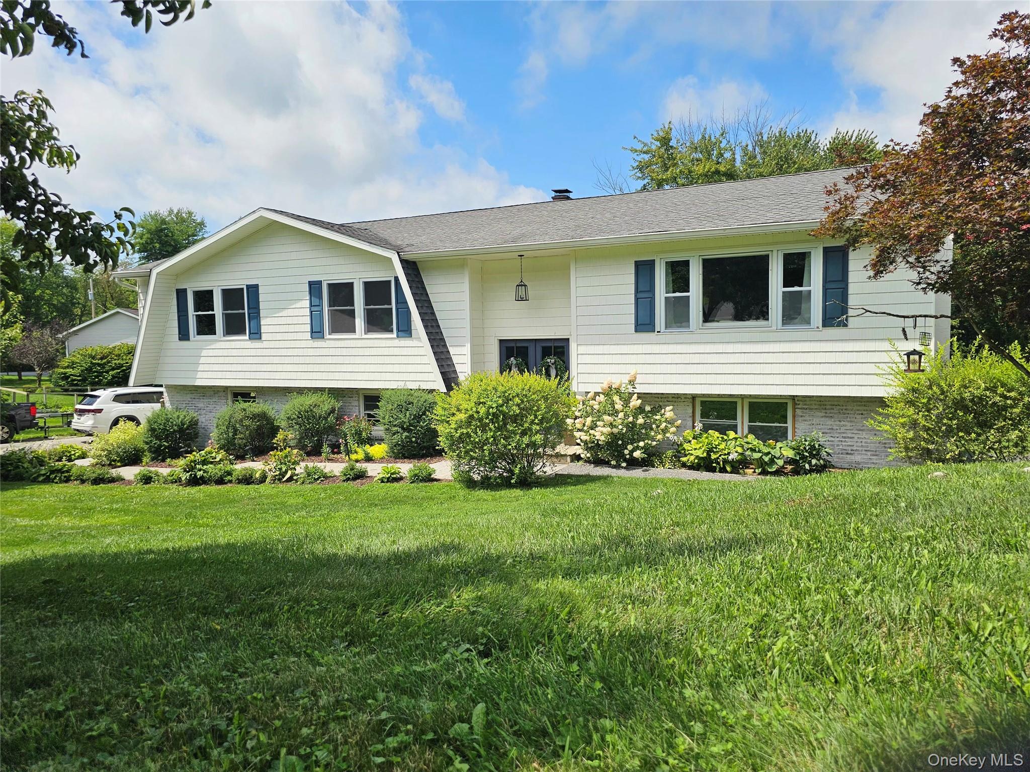 26 Hoofprint Road Millbrook, NY 12545 - Photo 3 of 15 Gallery Image 3