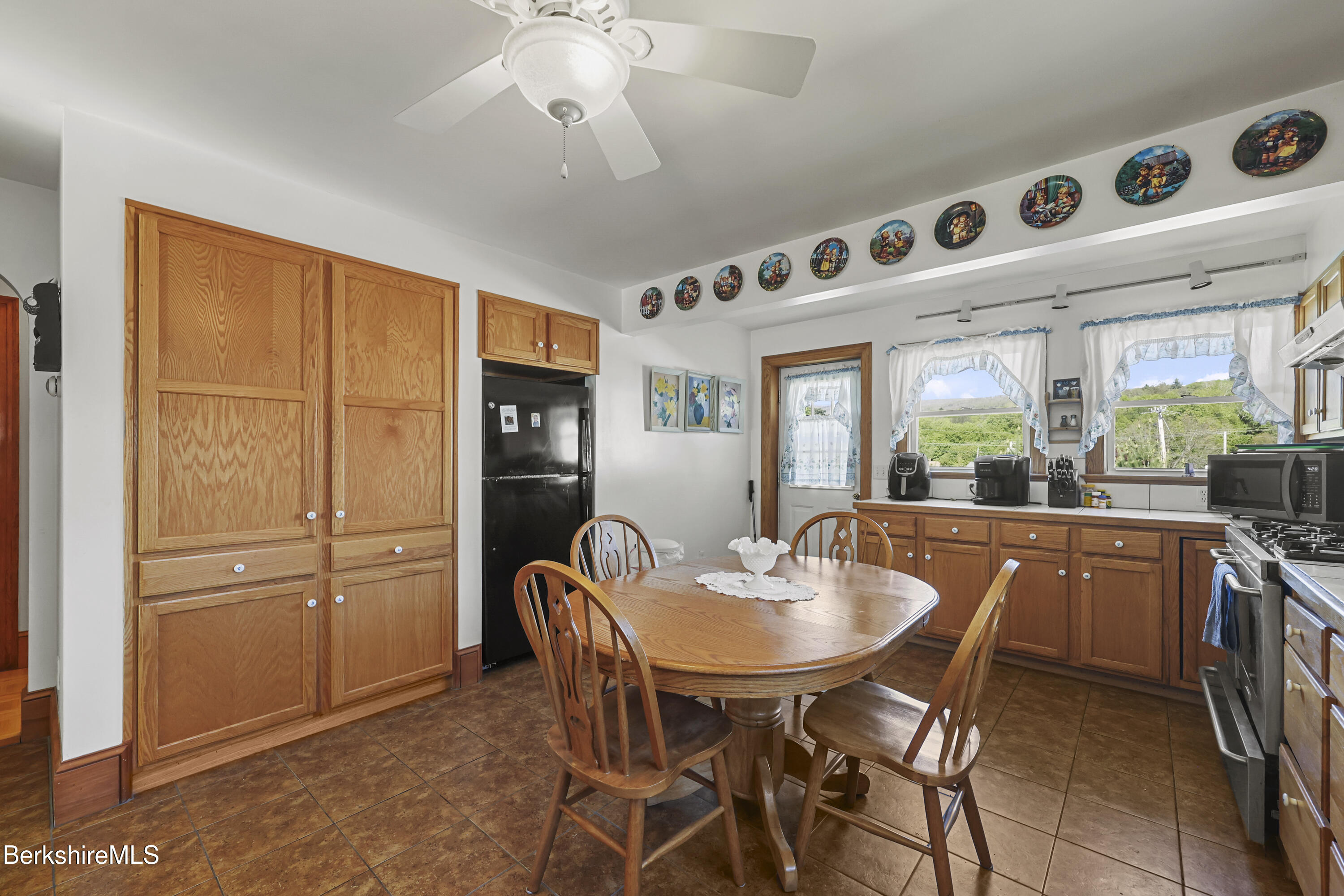 24 Temple Street Adams, MA 01220 - Photo 10 of 38 60 Kitchen