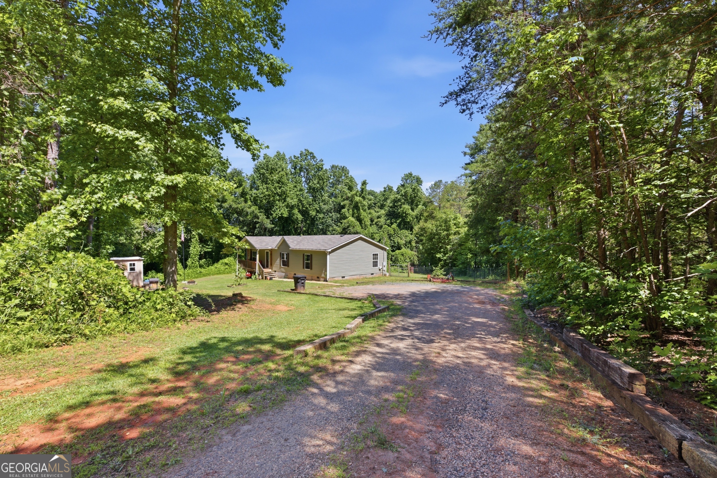 490 Gum Log Creek Road Martin, GA 30557 - Photo 3 of 35