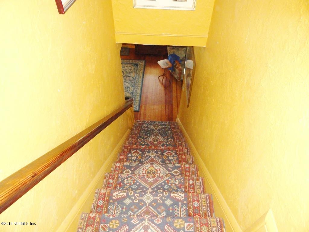 1615 Lorimier Road Jacksonville, FL 32207 - Photo 24 of 53 a view of a hallway