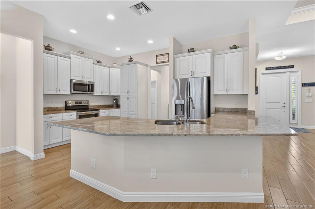 263 Southwest Cocoloba Way Stuart, FL 34997 - Photo 13 of 42