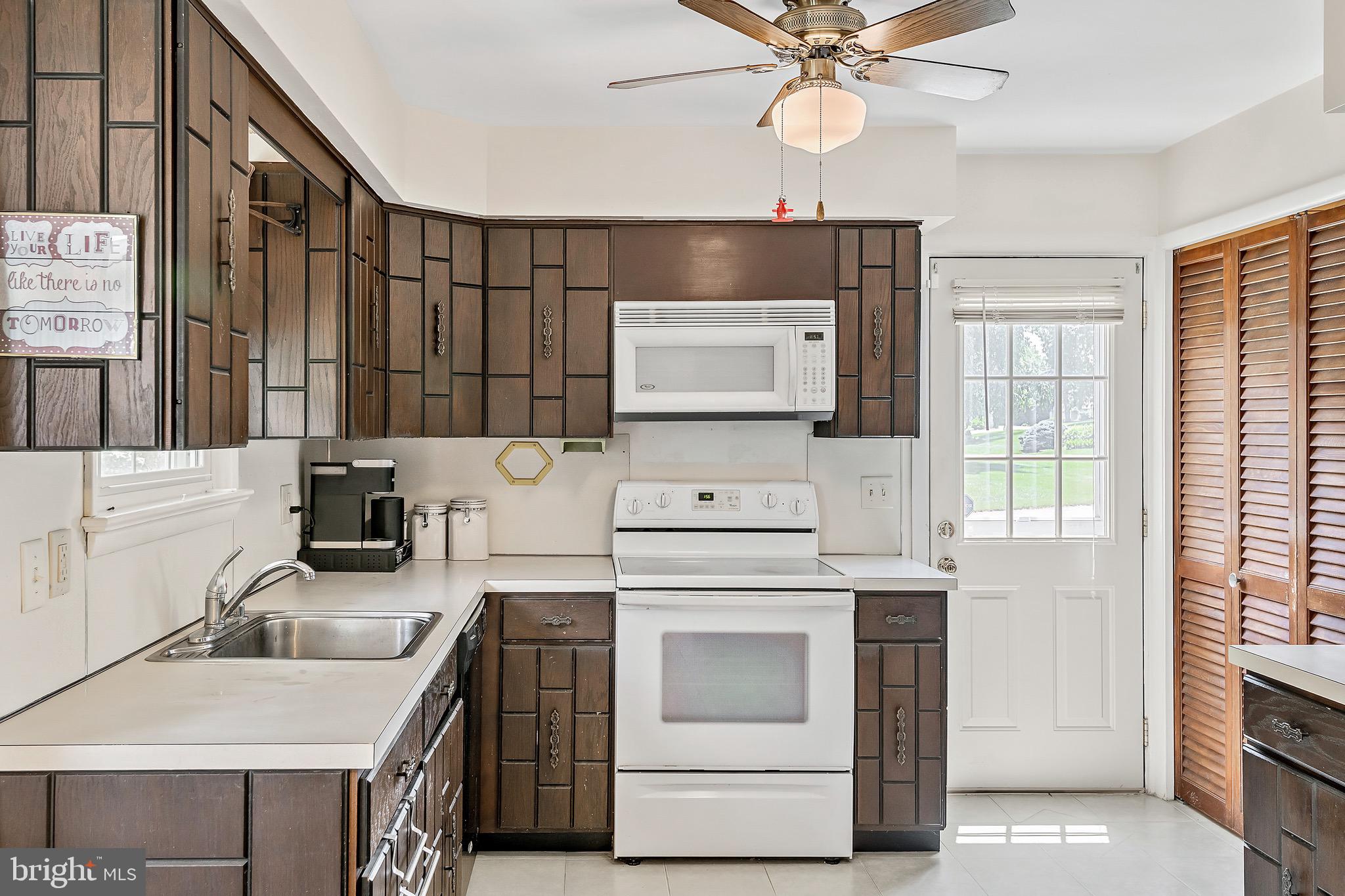 2285 Sutton Road York, PA 17403 - Photo 13 of 26