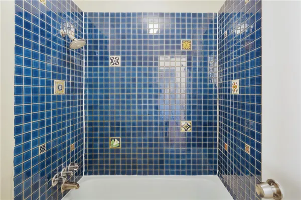 $1,600 | 1240 Barton Hills Drive, Unit 208, Austin, TX 78704