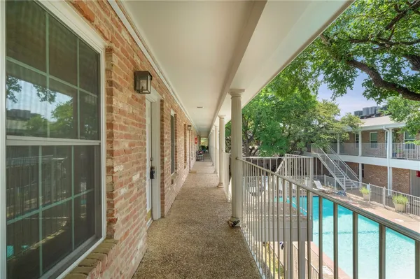 $1,600 | 1240 Barton Hills Drive, Unit 208, Austin, TX 78704