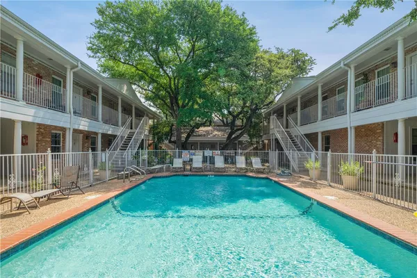 $1,600 | 1240 Barton Hills Drive, Unit 208, Austin, TX 78704
