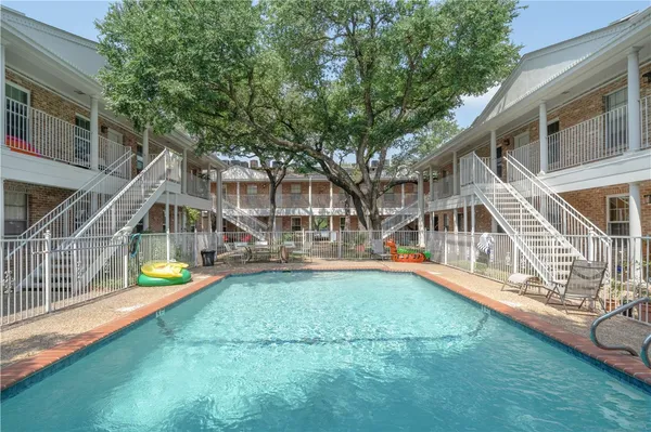 $1,600 | 1240 Barton Hills Drive, Unit 208, Austin, TX 78704