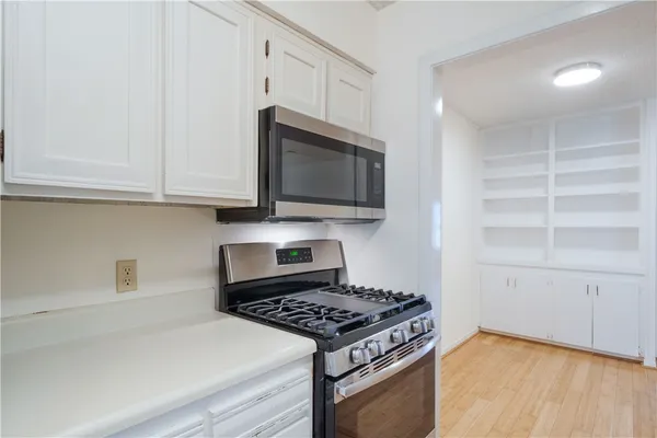 $1,600 | 1240 Barton Hills Drive, Unit 208, Austin, TX 78704