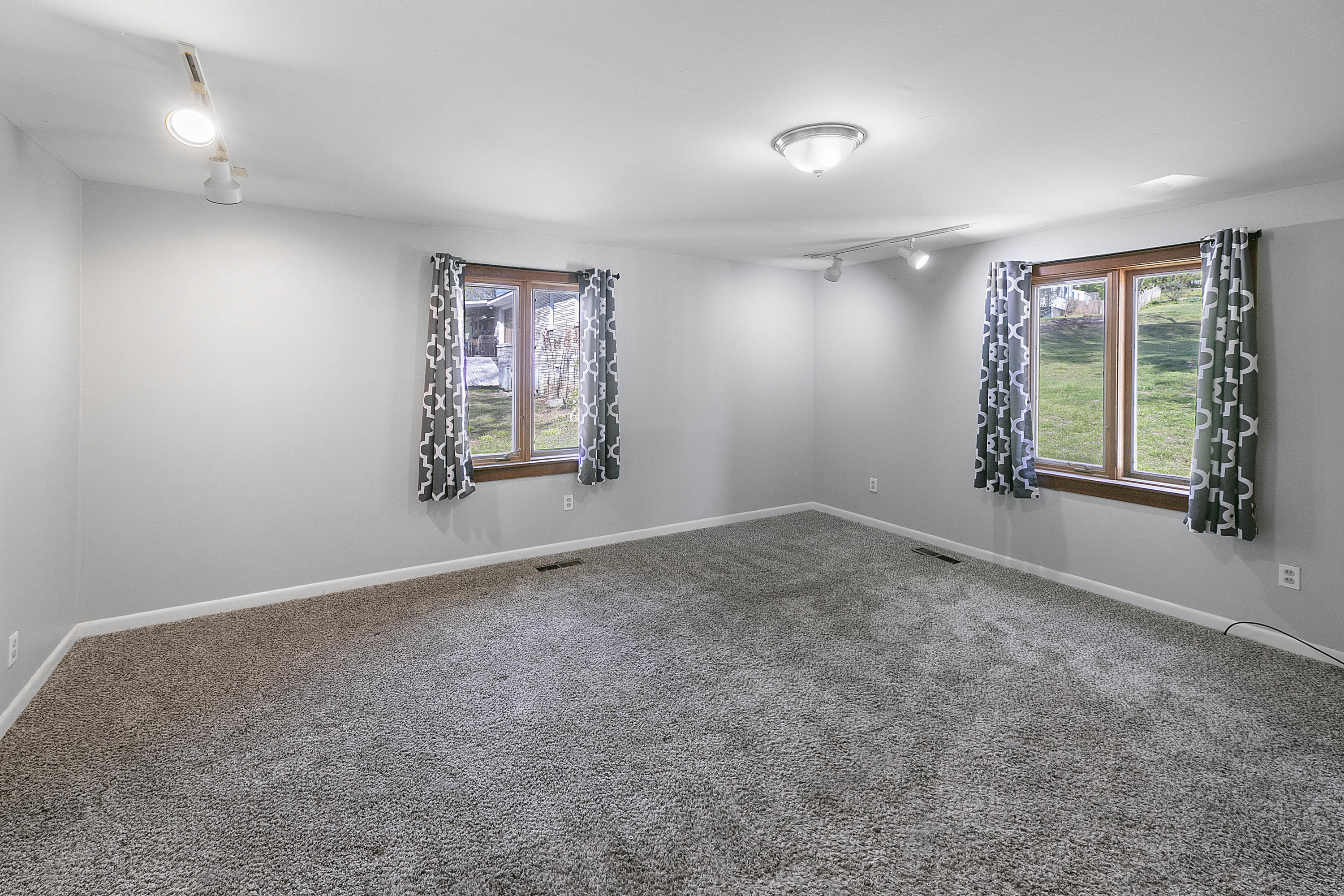 100 Pelham Road Oak Ridge, TN 37830 - Photo 14 of 26 Master Bedroom