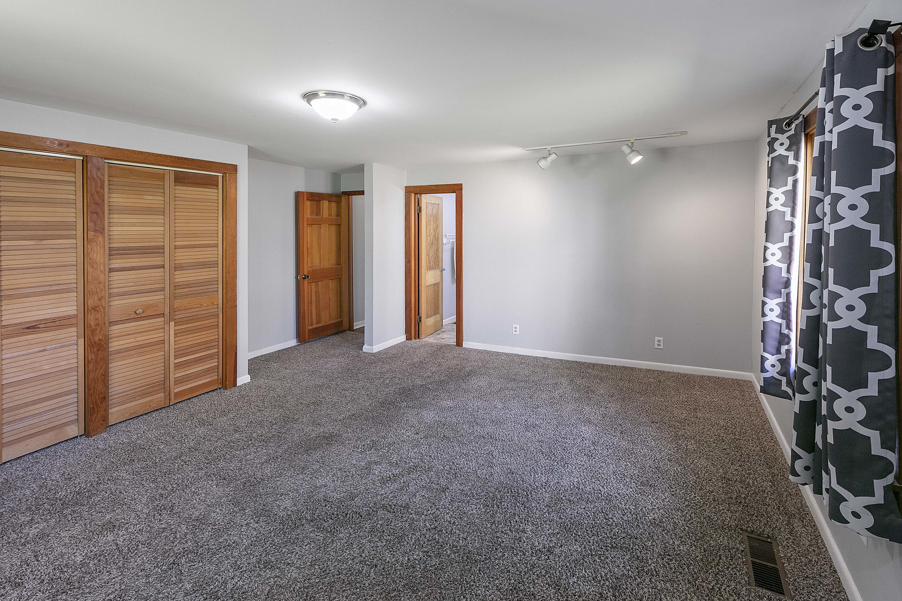 100 Pelham Road Oak Ridge, TN 37830 - Photo 15 of 26 Master Bedroom