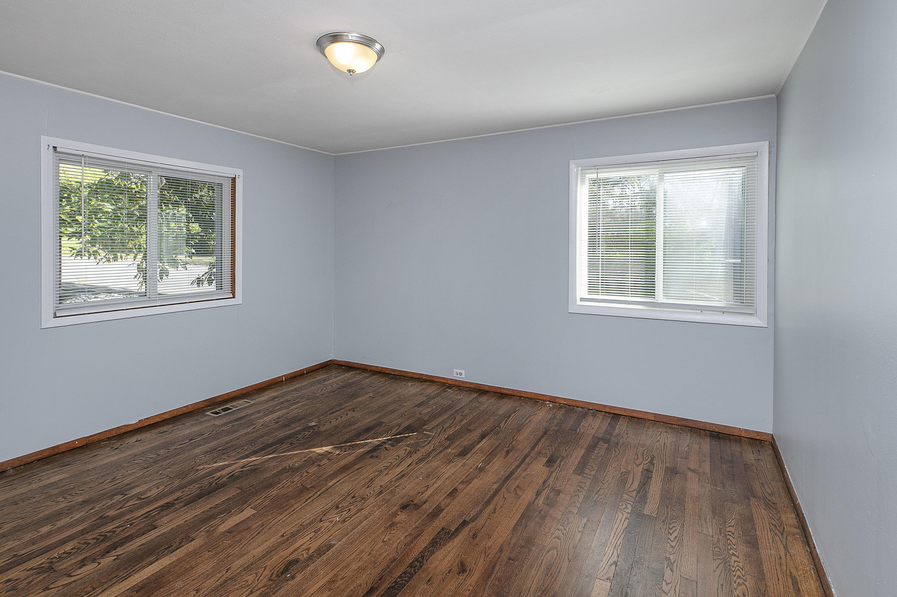 100 Pelham Road Oak Ridge, TN 37830 - Photo 17 of 26 Bedroom 2