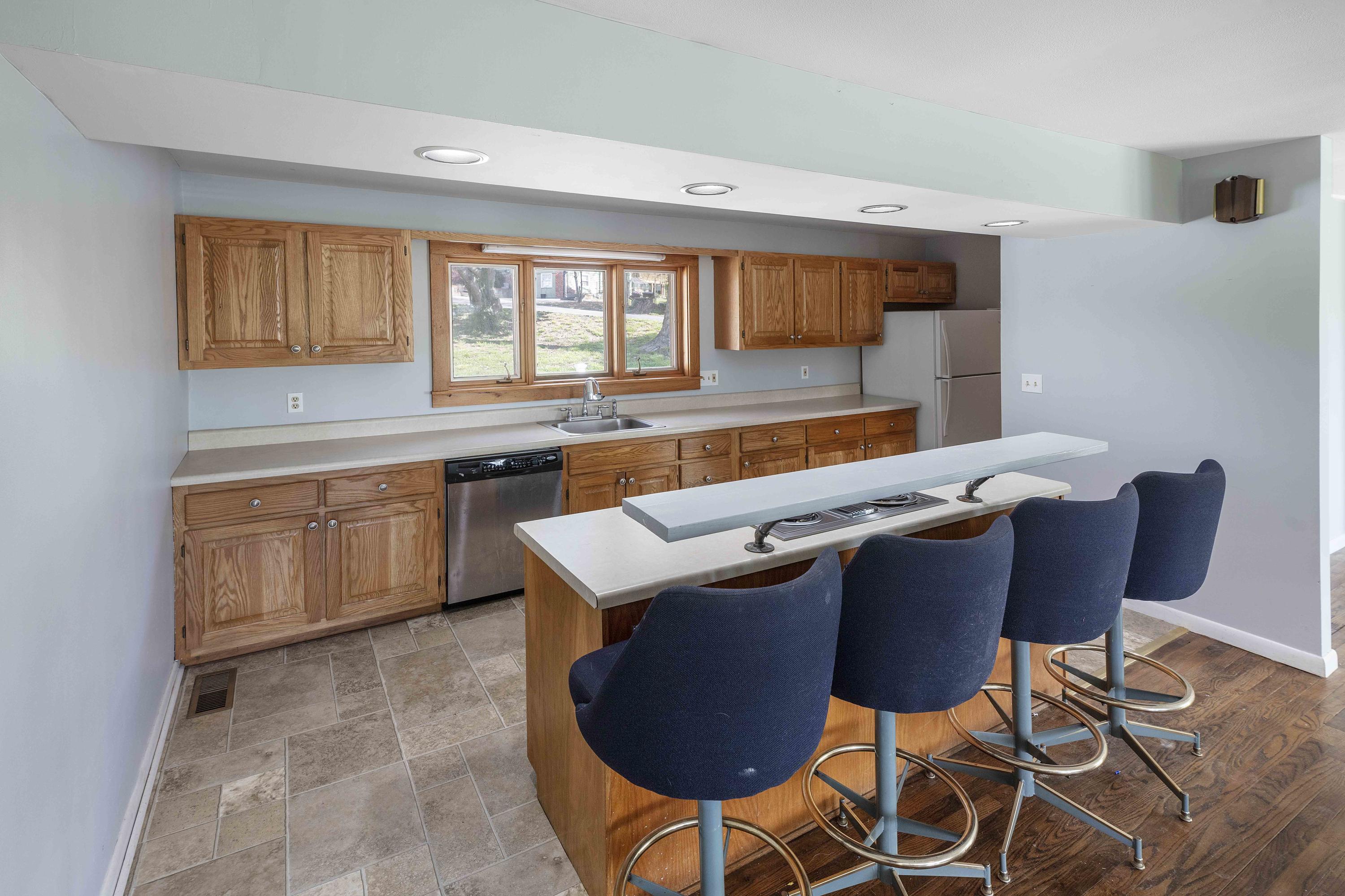 100 Pelham Road Oak Ridge, TN 37830 - Photo 8 of 26 Kitchen