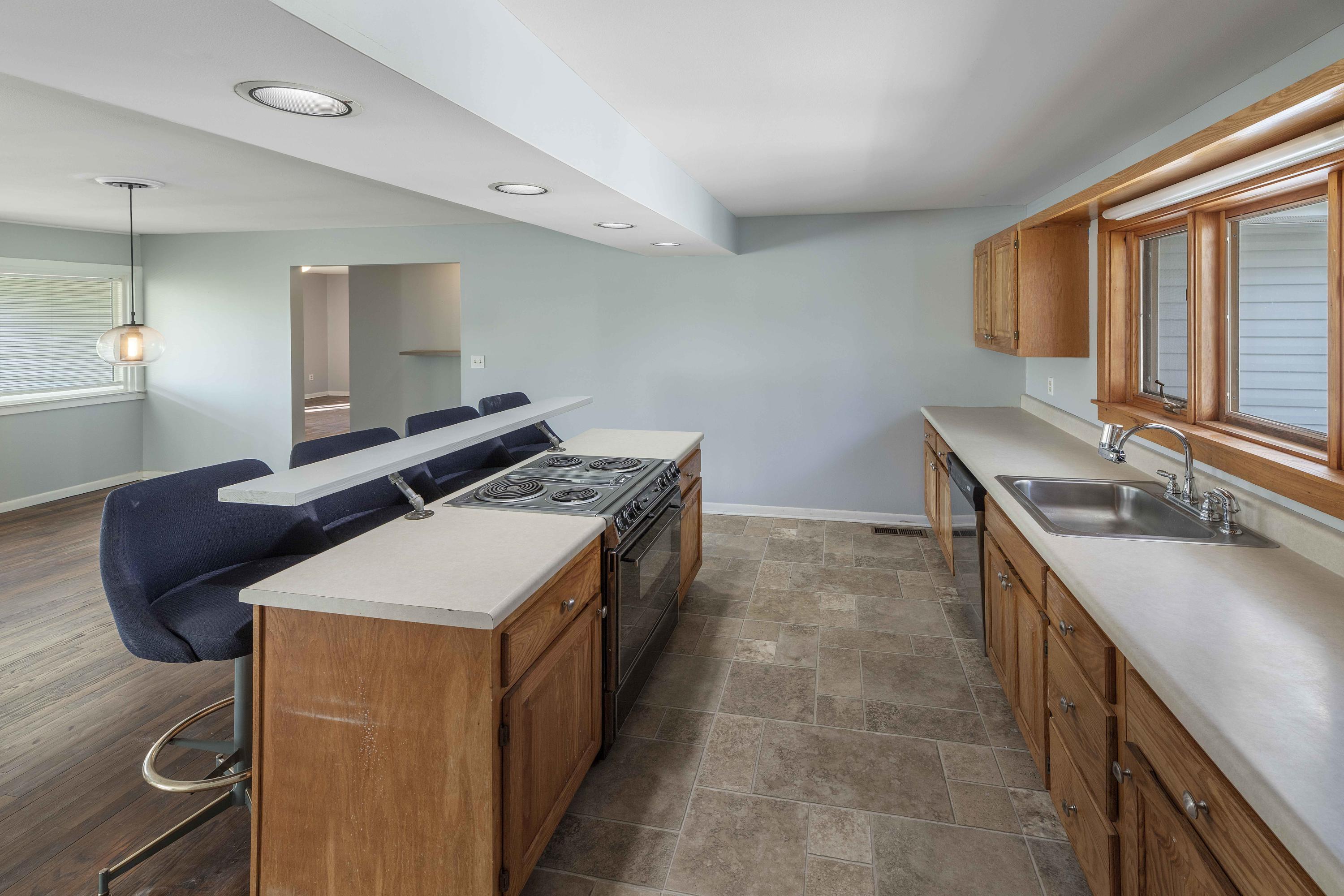 100 Pelham Road Oak Ridge, TN 37830 - Photo 10 of 26 Space to Entertain
