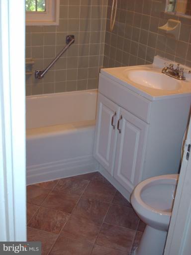 5004 Addison Road Capitol Heights, MD 20743 - Photo 5 of 17 Bath