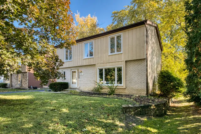 $450,000 | 1151 South Edgewood Avenue, Lombard, IL 60148