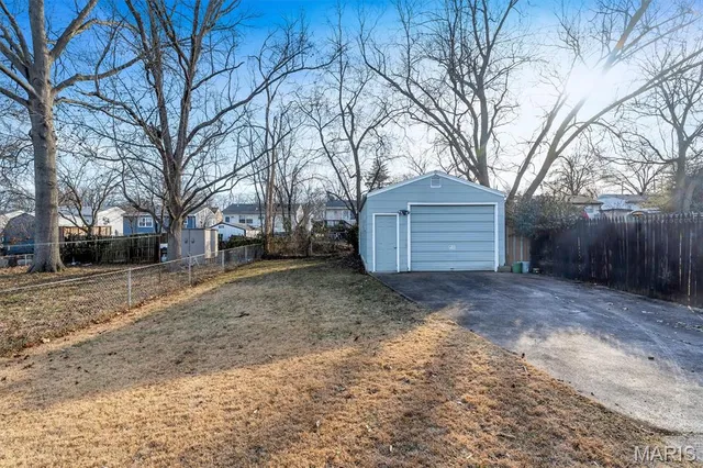 $219,900 | 232 Rayburn Avenue, Sunset Hills, MO 63127