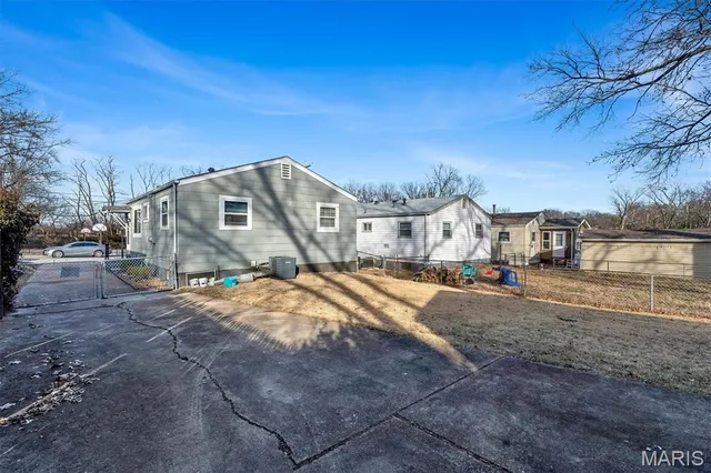 $219,900 | 232 Rayburn Avenue, Sunset Hills, MO 63127