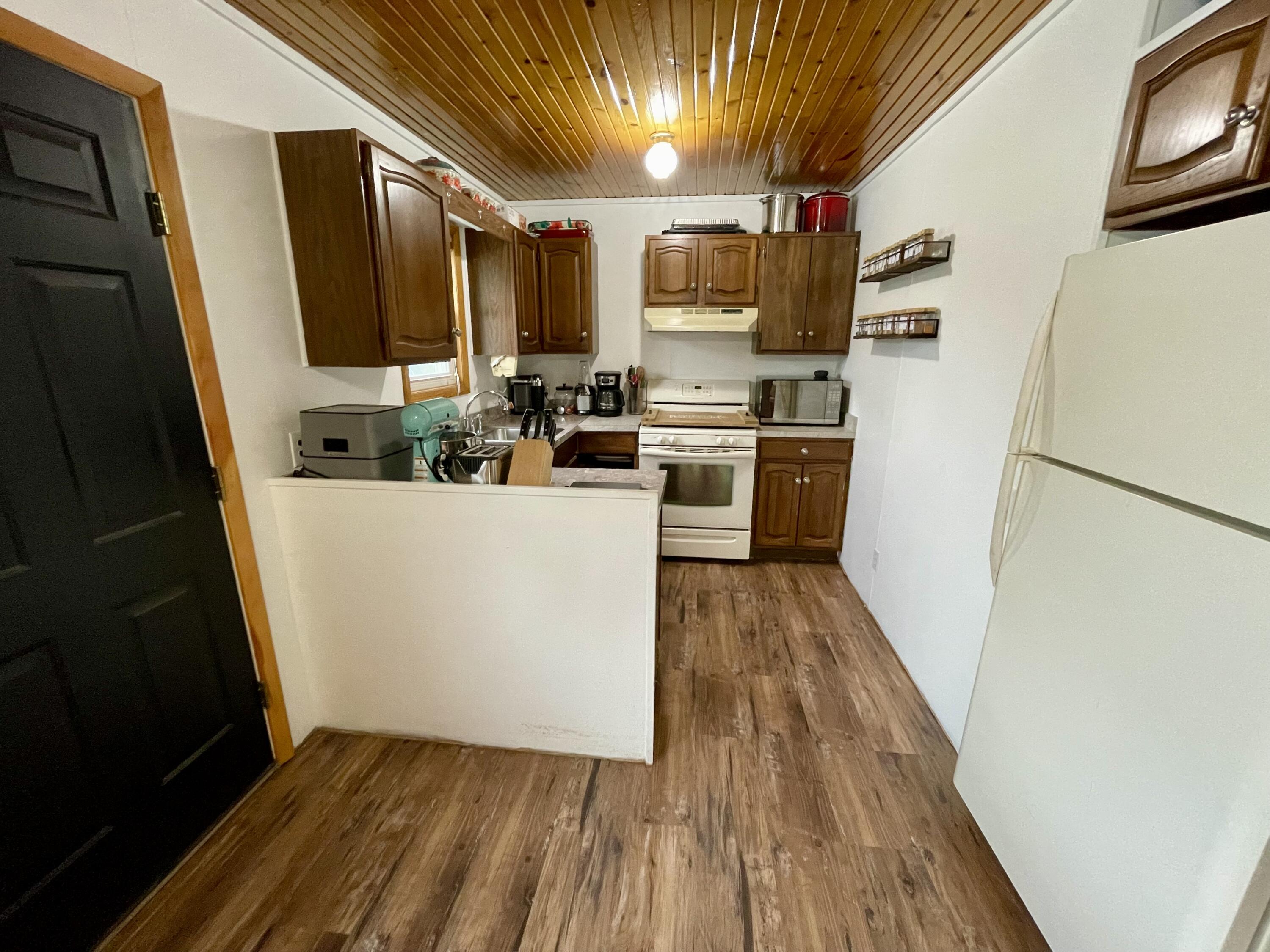 1871 North Littlefield Road Weidman, MI 48893 - Photo 5 of 22 #5 Kitchen