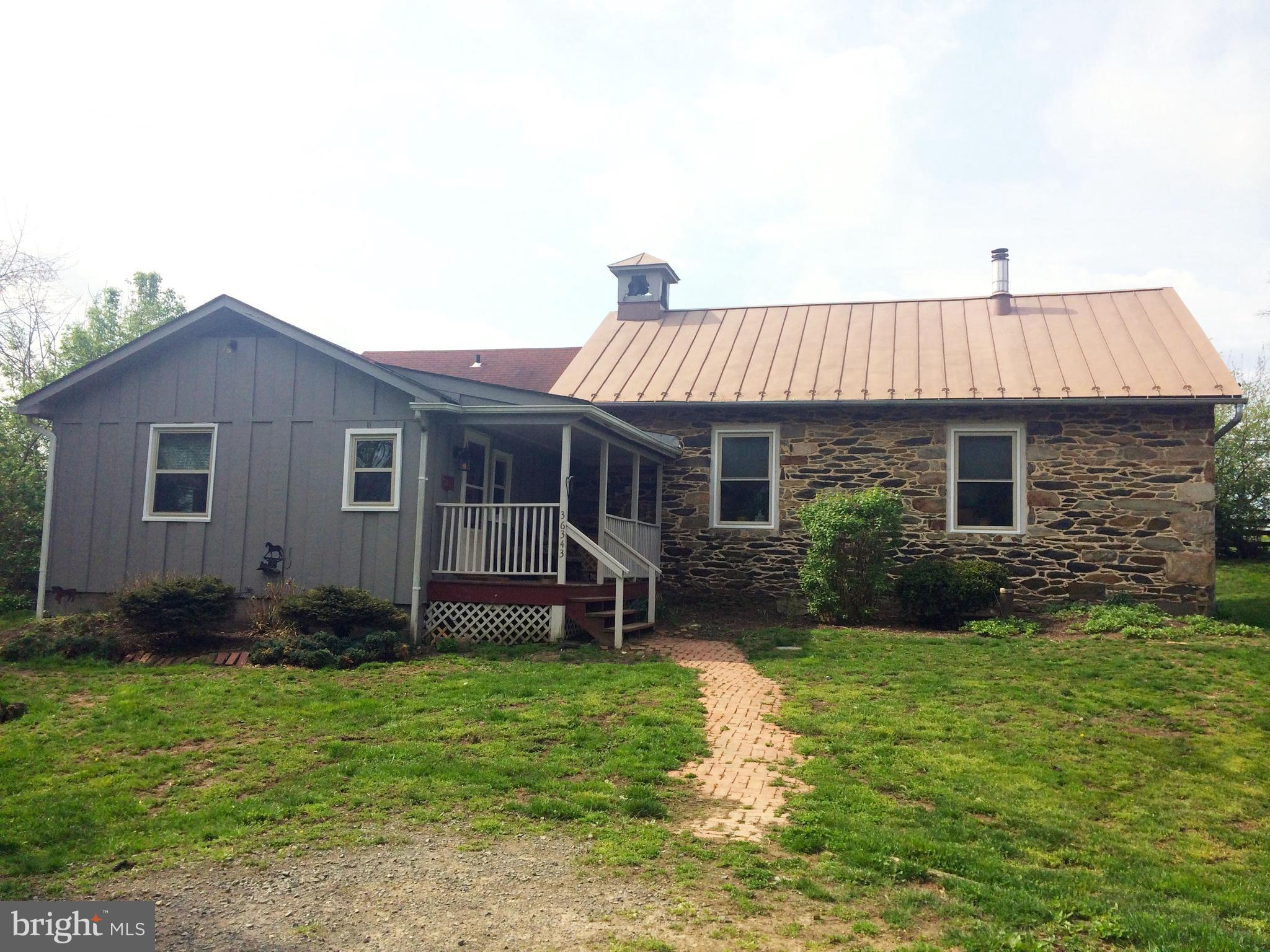 36343 Paxson Road Purcellville, VA 20132 - Photo 2 of 41 Seconds off hard top road