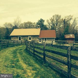 36343 Paxson Road Purcellville, VA 20132 - Photo 4 of 41 VIEW FROM BARN 1 BACK TO HOME