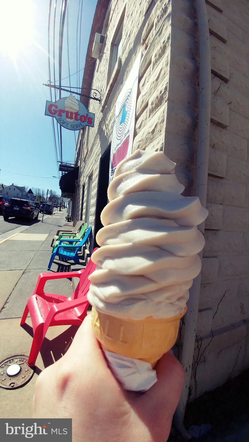 36343 Paxson Road Purcellville, VA 20132 - Photo 34 of 41 SOFT SERVE IN DOWNTOWN PURCELLVILLE