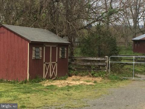 36343 Paxson Road Purcellville, VA 20132 - Photo 8 of 41 UTILTITY SHED