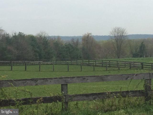 36343 Paxson Road Purcellville, VA 20132 - Photo 9 of 41 LUSH PASTURES