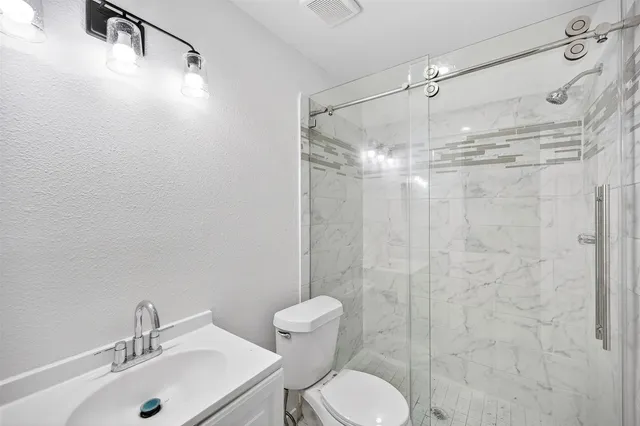 $1,700 | 13815 Bay Gardens Drive, Sugar Land, TX 77498