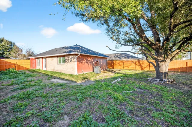 $1,700 | 13815 Bay Gardens Drive, Sugar Land, TX 77498