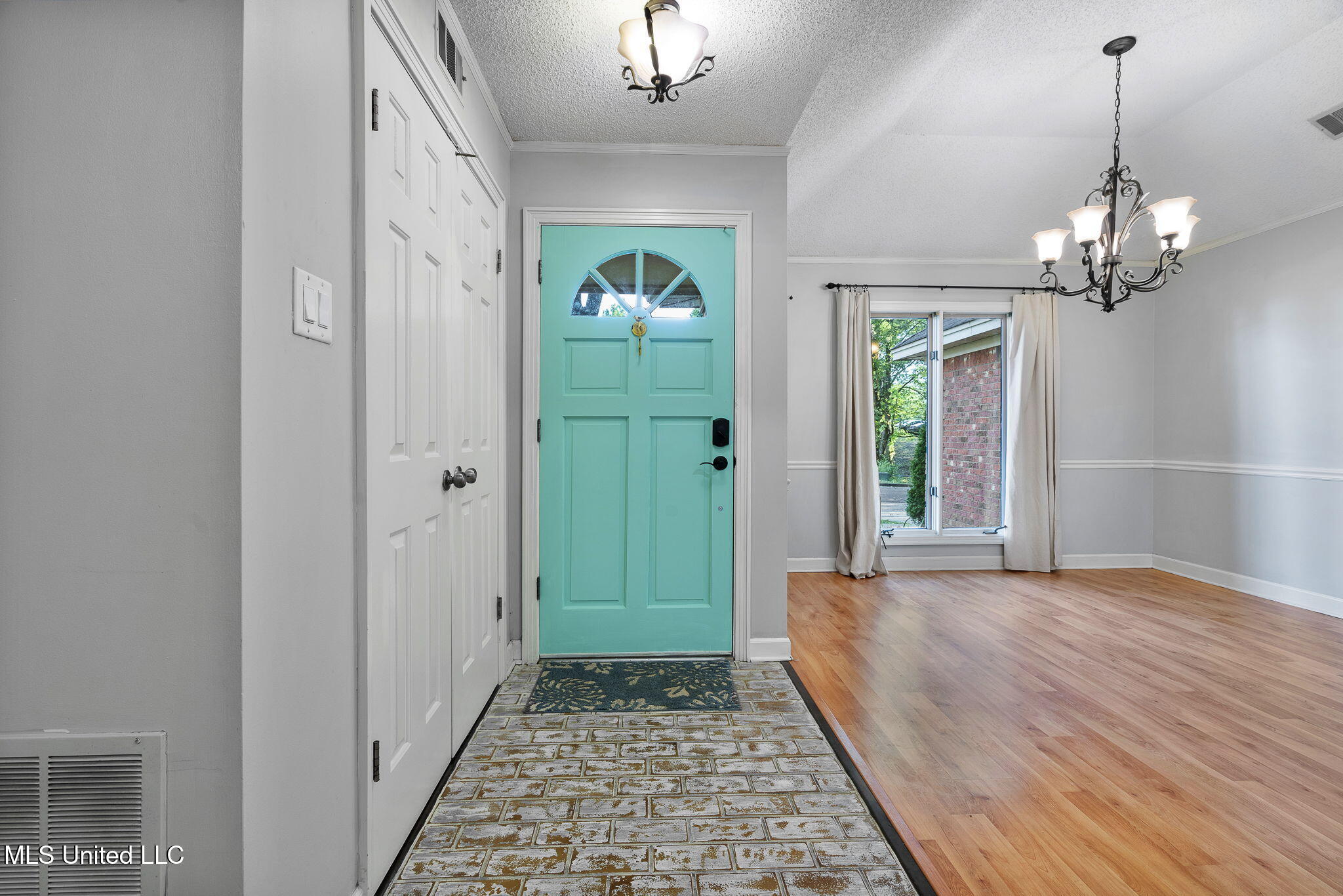 758 Rutland Drive Southaven, MS 38671 - Photo 3 of 23 5-web-or-mls-758 Rutland Dr-05