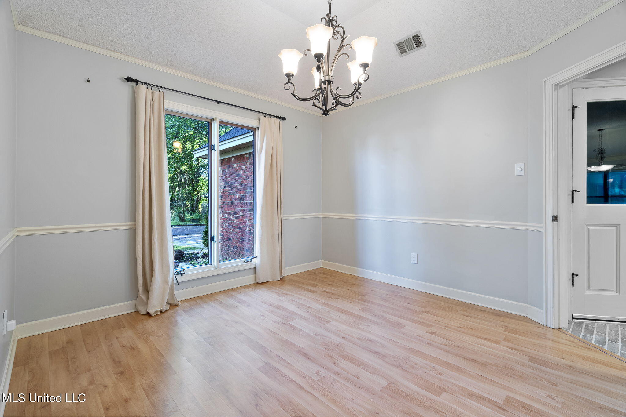 758 Rutland Drive Southaven, MS 38671 - Photo 4 of 23 6-web-or-mls-758 Rutland Dr-06