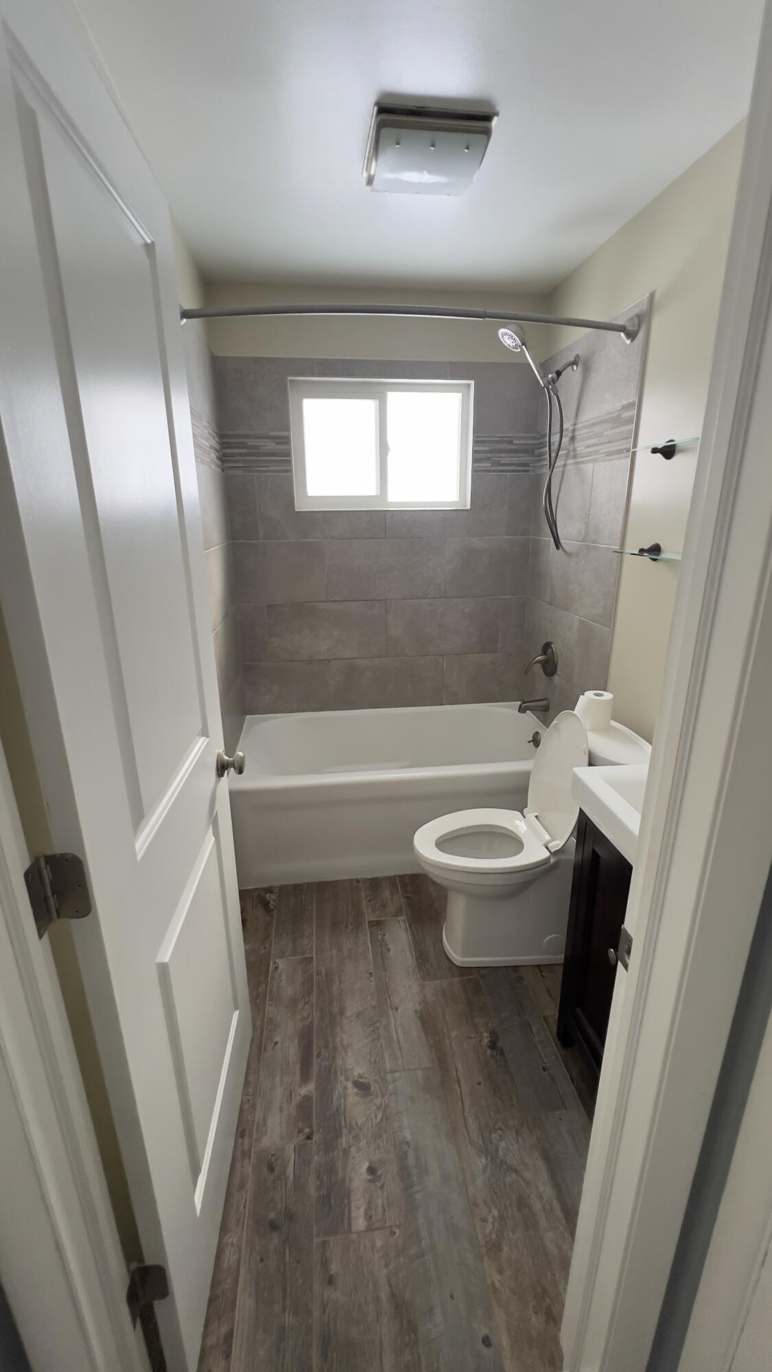 1089 Penarth Street Commerce Township, MI 48382 - Photo 5 of 22 IMG_4725