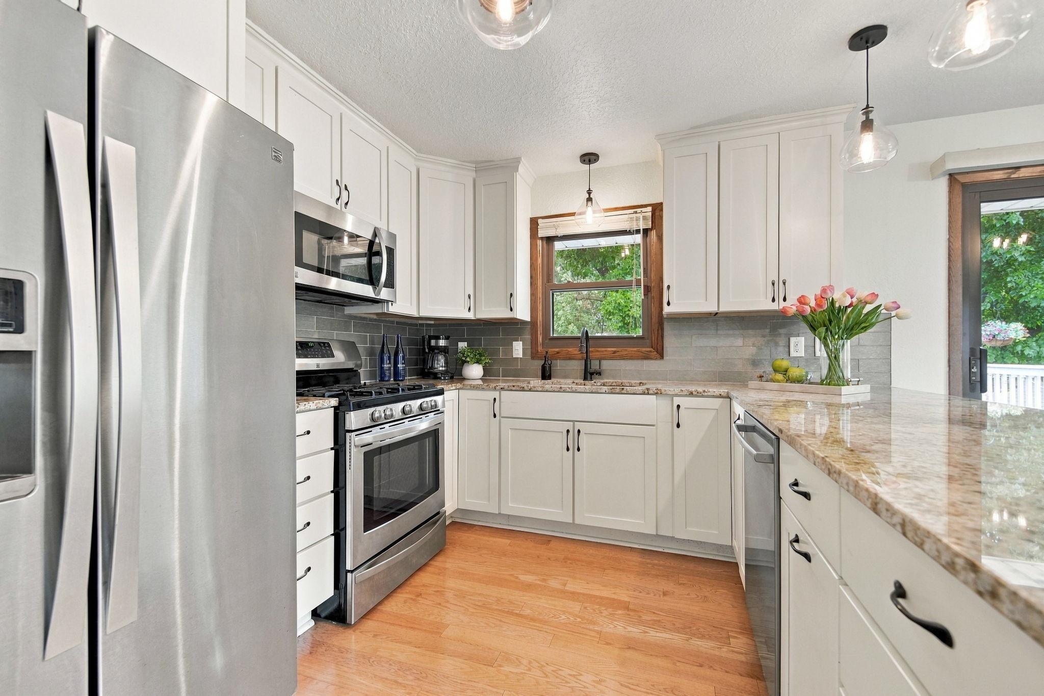1602 Long Lake Road New Brighton, MN 55112 - Photo 4 of 29 Gallery Image 4