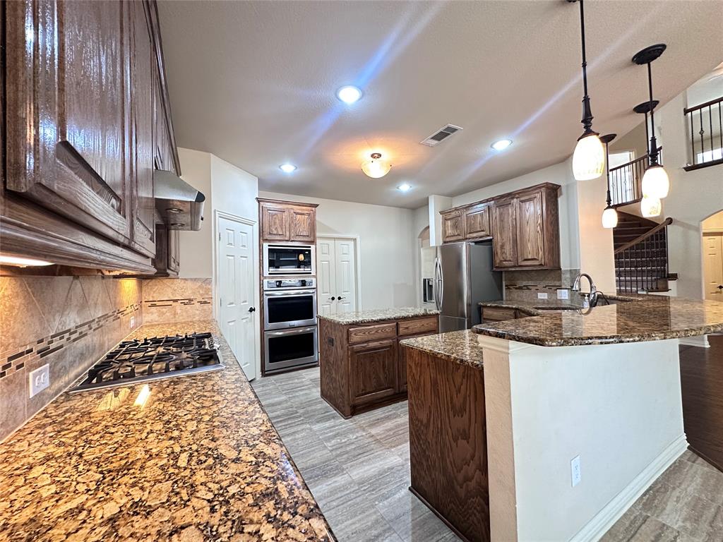 708 Yarrow Street Little Elm, TX 75068 - Photo 8 of 37