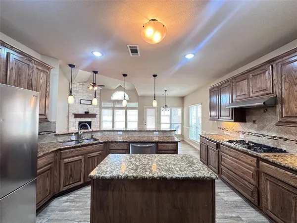 $3,799 | 708 Yarrow Street, Little Elm, TX 75068