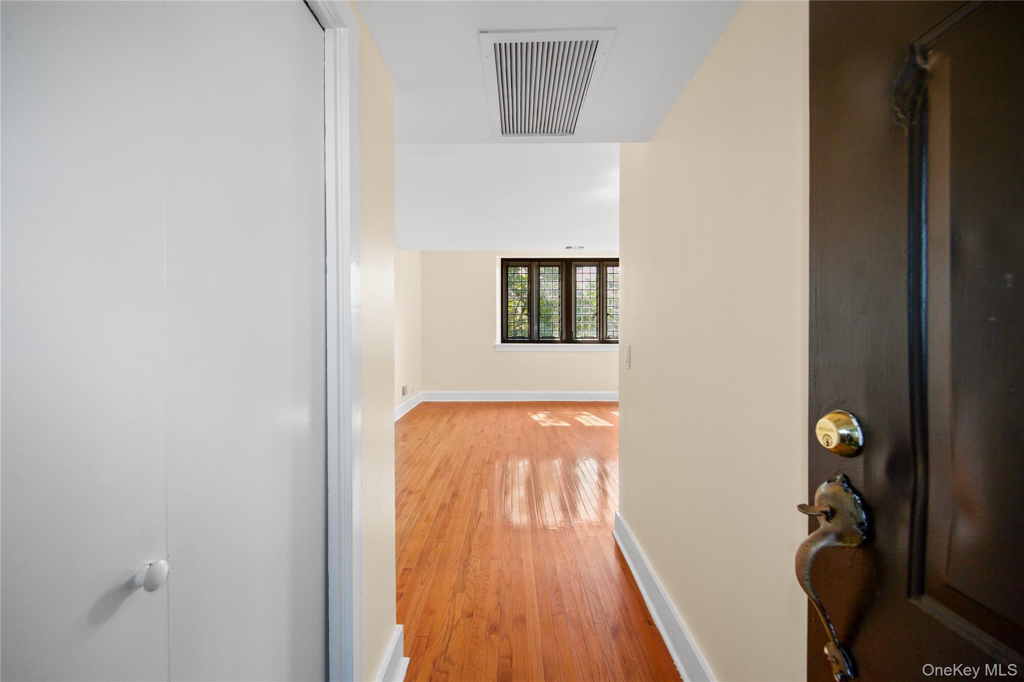 207 Chateau Rive, Unit 207 Peekskill, NY 10566 - Photo 4 of 16