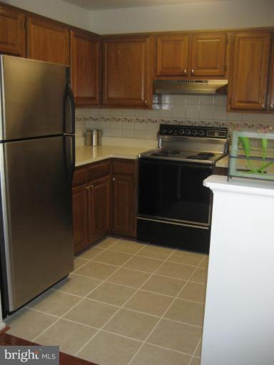 2456 Ridgehampton Court Reston, VA 20191 - Photo 5 of 15 Kitchen
