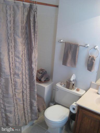 2456 Ridgehampton Court Reston, VA 20191 - Photo 10 of 15 Master Bath