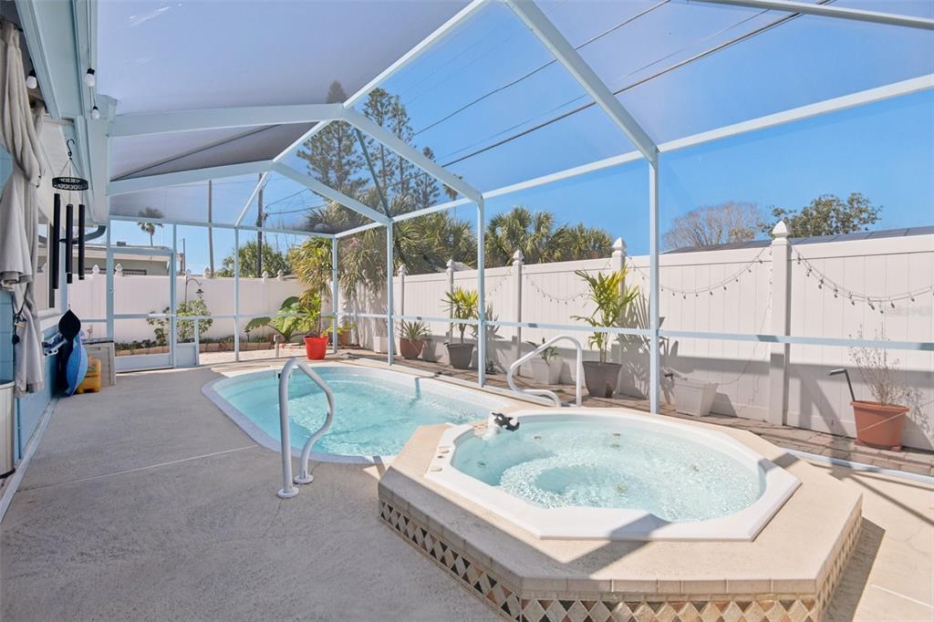 204 160th Avenue Redington Beach, FL 33708 - Photo 2 of 34