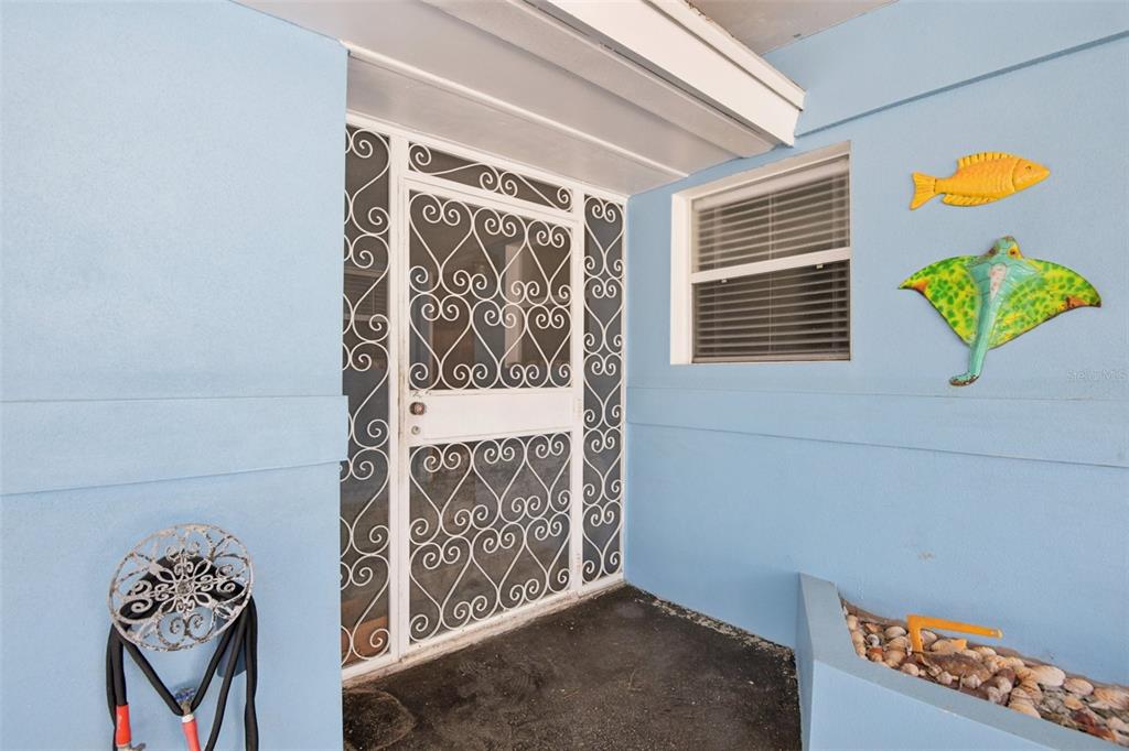 204 160th Avenue Redington Beach, FL 33708 - Photo 4 of 34