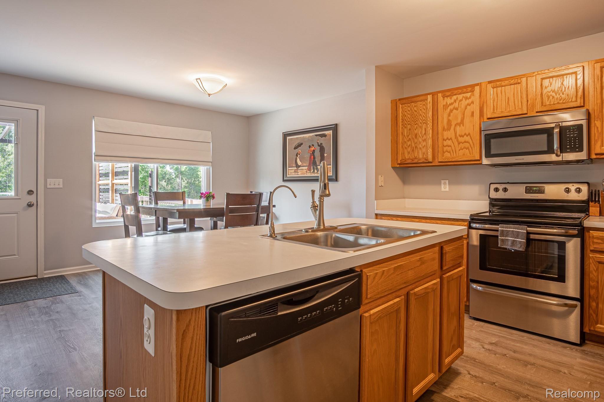 2423 Bull Run Road Oxford, MI 48371 - Photo 3 of 38 13.jpg