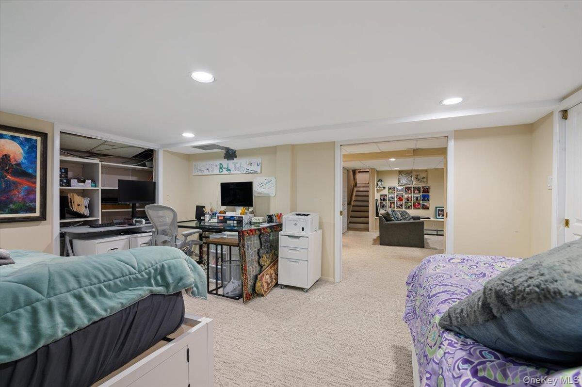 6 Long Ridge Road Plainview, NY 11803 - Photo 26 of 32 Office/Large Room