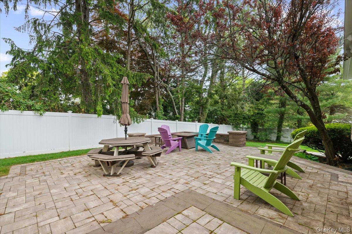6 Long Ridge Road Plainview, NY 11803 - Photo 28 of 32 Great Patio!